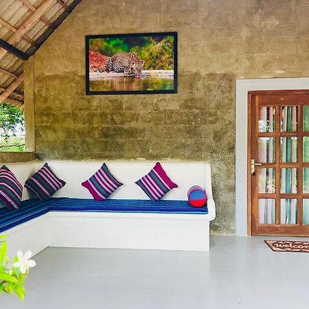Kingfisher Beach Resort-Yala Kirinda  Exterior foto