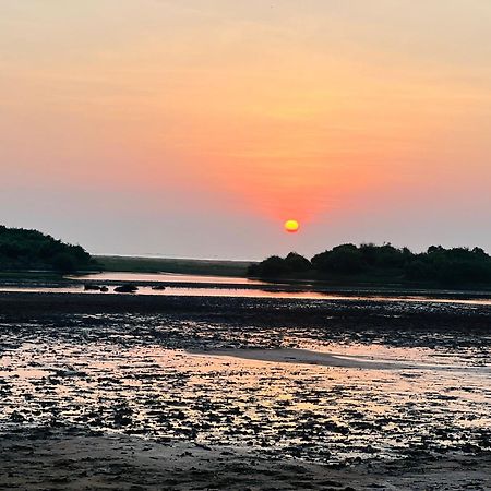 Kingfisher Beach Resort-Yala Kirinda  Exterior foto