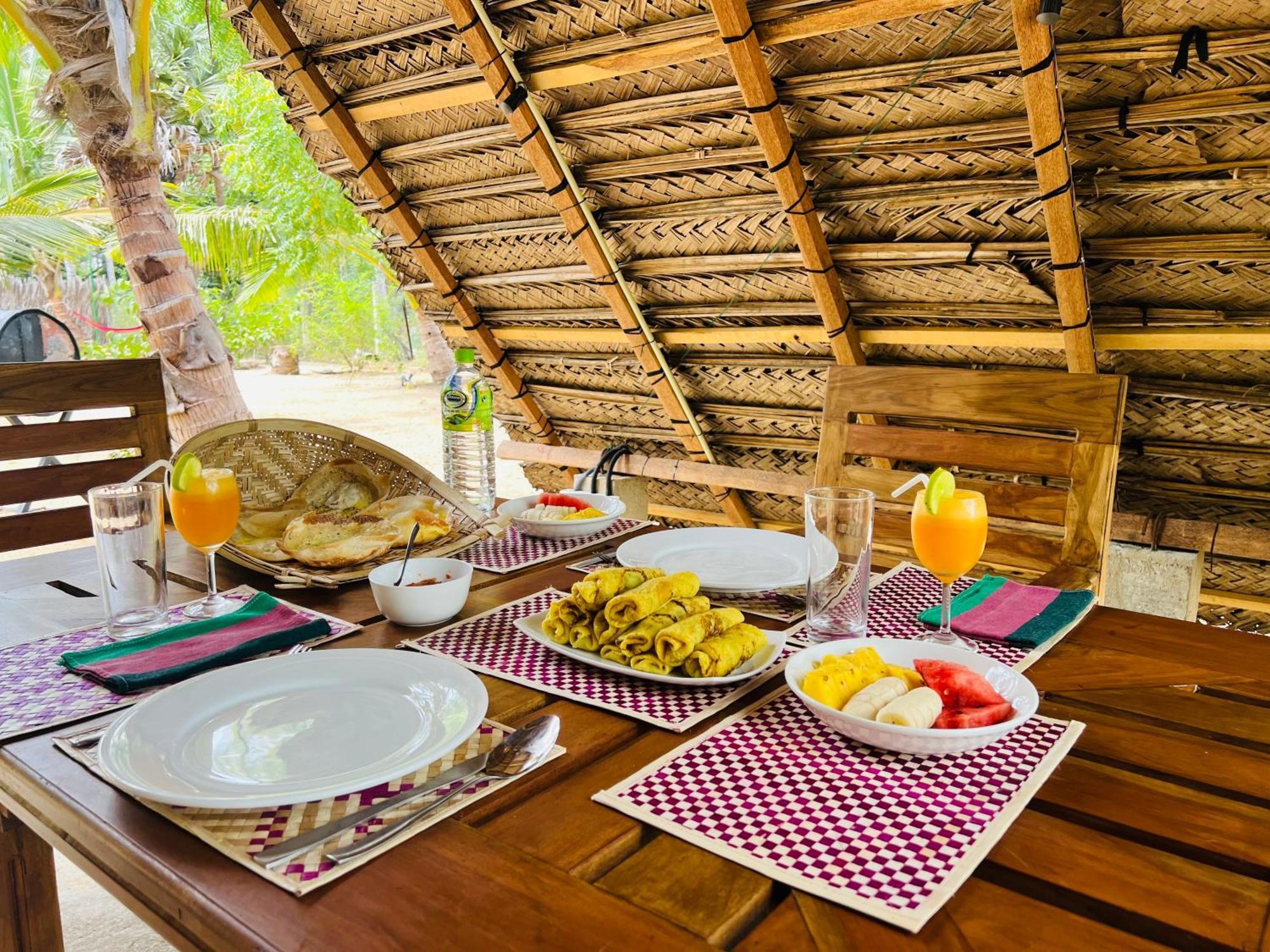 Kingfisher Beach Resort-Yala Kirinda  Exterior foto