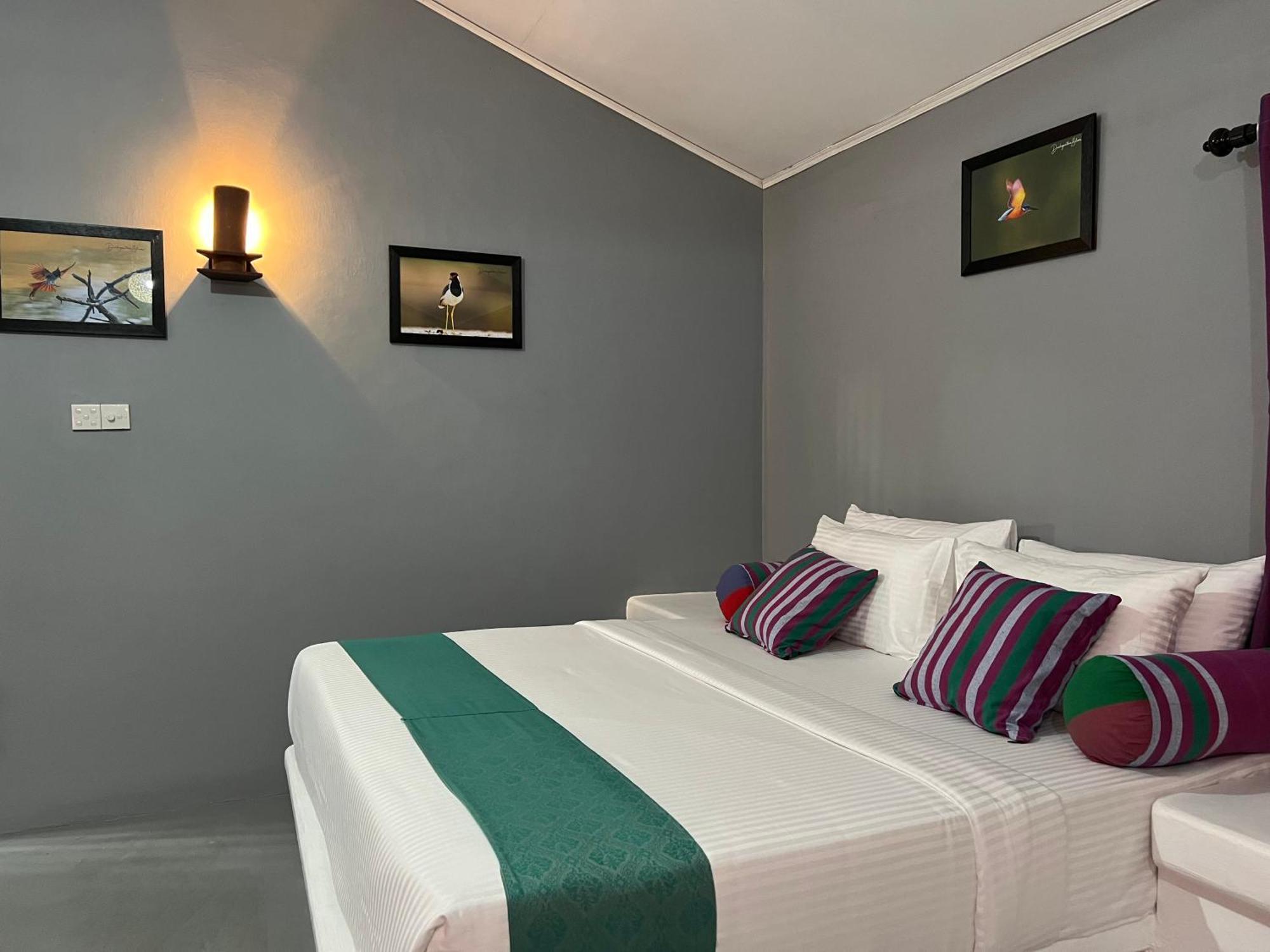 Kingfisher Beach Resort-Yala Kirinda  Exterior foto