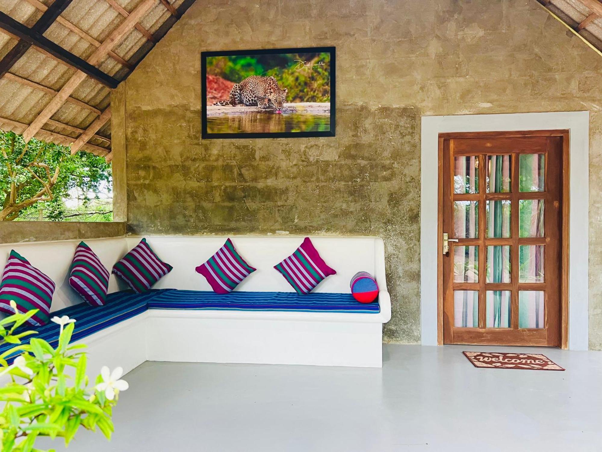 Kingfisher Beach Resort-Yala Kirinda  Exterior foto